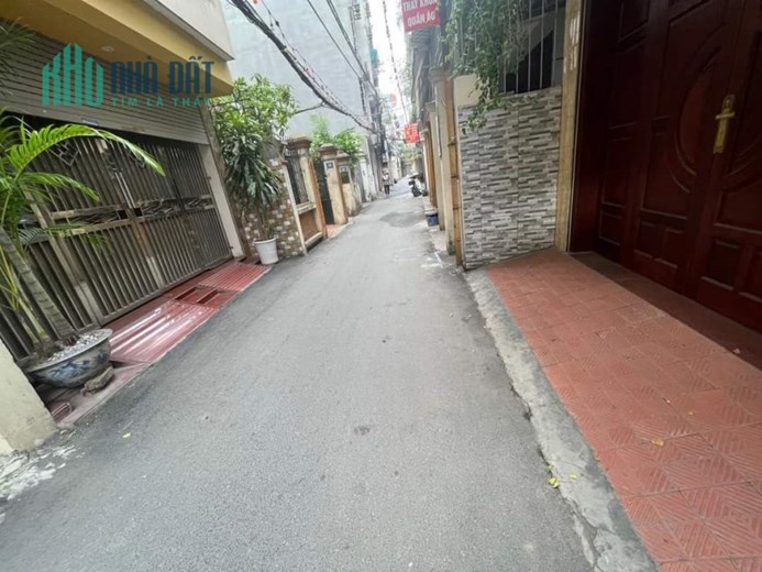 BÁN NHÀ TÂN MAI DT khủng 60m 4T  Ô tô qua nhà. SĐCC chỉ hơn 5 Tỷ