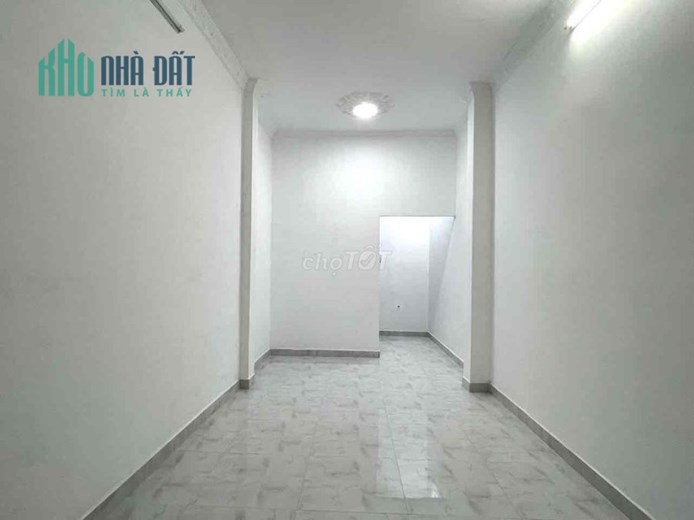 Nhà 3 tầng MT sát đường Lý Thường Kiệt chỉ 30m