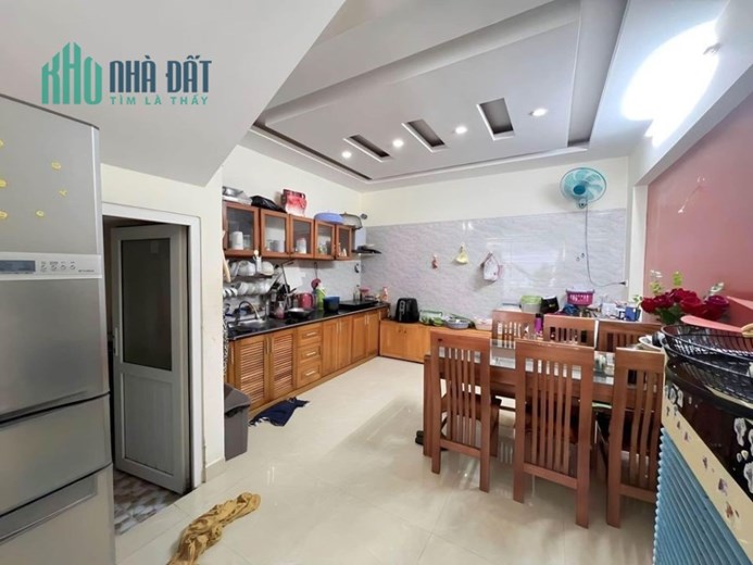 Bán nhà mặt ngõ Xóm Trung - Văn Cao, 47m 4 tầng GIÁ 3.4 tỉ