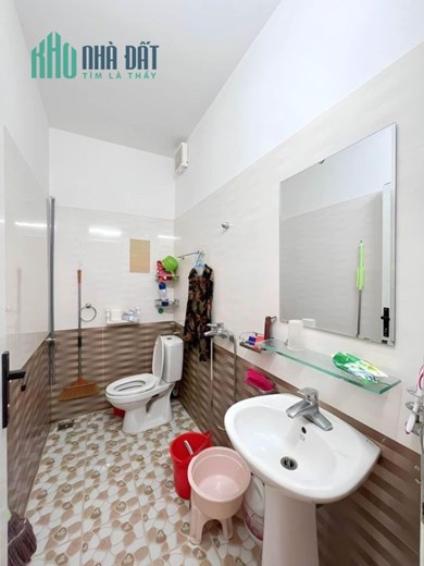 Bán nhà mặt ngõ Xóm Trung - Văn Cao, 47m 4 tầng GIÁ 3.4 tỉ