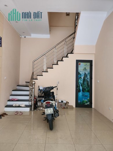 Bán Nhà mặt ngõ phố Tây Sơn KD Sầm uất ô tô DT  46m 4Tg  MT 4,3m chỉ 9 tỷ LHCC.