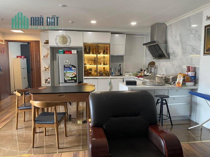 À ĐÂY ! MẶT PHỐ NGÔ THỊ  NHẬM ,HAI BÀ TRƯNG TOÀ NHÀ 10 TẦNG MẶT PHỐ 147 MÉT  - VỊ TRÍ KIM CƯƠNG -