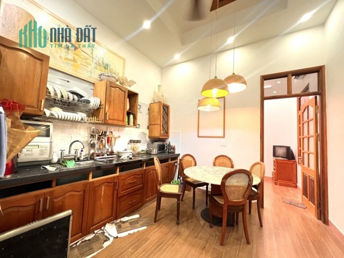 Cho nhà ,mặt phố, KD, Ô tô 4 tầng 3 ngủ tại Bắc Cầu