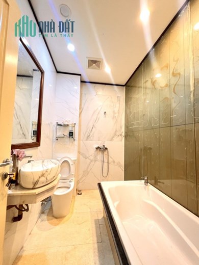 Cho nhà ,mặt phố, KD, Ô tô 4 tầng 3 ngủ tại Bắc Cầu
