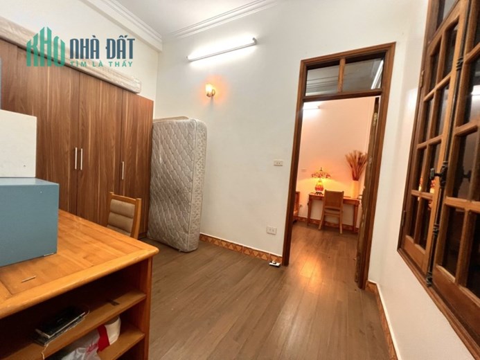Cho nhà ,mặt phố, KD, Ô tô 4 tầng 3 ngủ tại Bắc Cầu