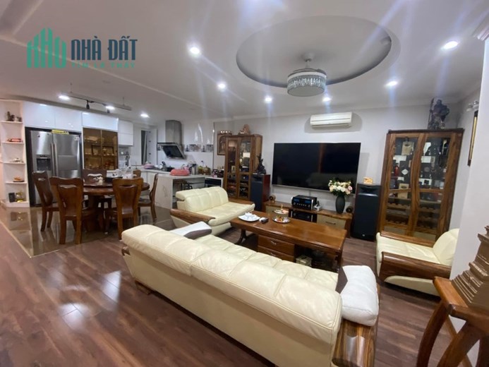 À ĐÂY ! MẶT PHỐ NGÔ THỊ  NHẬM ,HAI BÀ TRƯNG TOÀ NHÀ 10 TẦNG MẶT PHỐ 147 MÉT  - VỊ TRÍ KIM CƯƠNG -