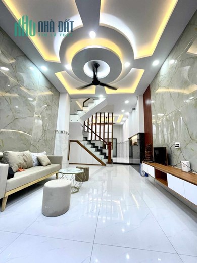 *Bán gấp nhà đường số 5 Ngay Nguyễna Sơn Tân Phú 60m2 ,4 Tầng Chỉ 4 tyx