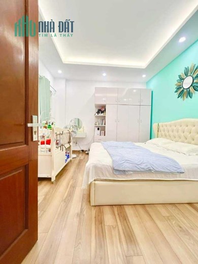 Bán Nhà Ngõ 173 Hoàng Hoa Thám 53m2 x 5 tầng, nhà mới ở ngay, mặt tiền bề thế, nội thất sang trọng,