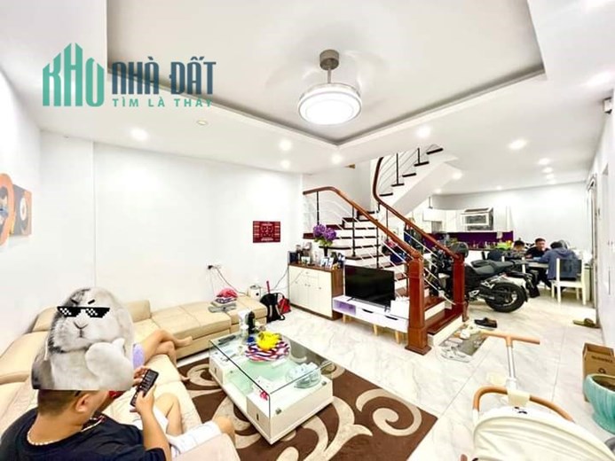 Bán Nhà Ngõ 173 Hoàng Hoa Thám 53m2 x 5 tầng, nhà mới ở ngay, mặt tiền bề thế, nội thất sang trọng,