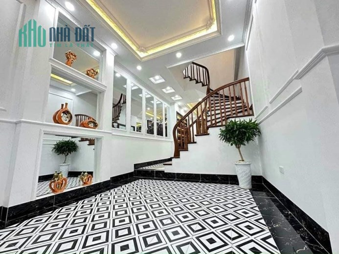 Siêu phẩm Đống Đa,ngõ thông tứ tung,gần các trường Đại học: Công đoàn,Thủy lợi,Luật,Ngoại