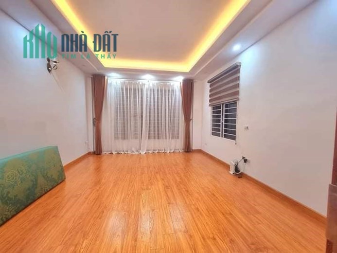 NHÀ MỚI  ĐẸP 6 TẦNG PHỐ THÁI THỊNH GẦN PHỐ GẦN Ô TÔ LÔ GÓC THOÁNG DT:35M2 MT:4.3M 3 PHÒNG NGỦ TRUNG