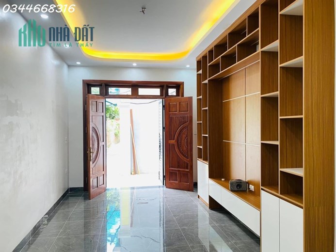 Bán nhà Thạch Bàn, Long Biên, gần AEONmall, cầu Vĩnh Tuy, 5 tầng giá 4 tỷ