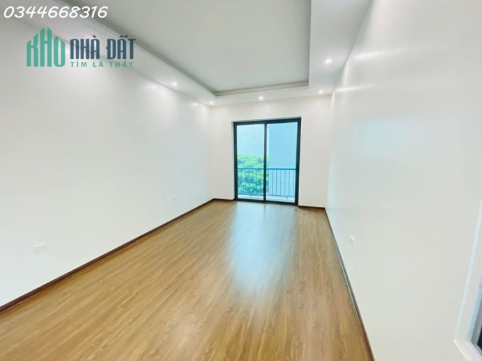 Bán nhà Thạch Bàn, Long Biên, gần AEONmall, cầu Vĩnh Tuy, 5 tầng giá 4 tỷ