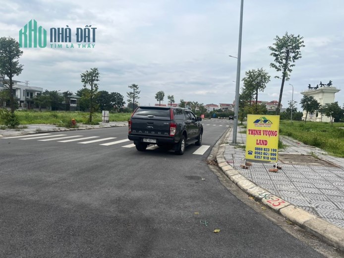 GIÁ CỰC THẤP VỊ TRÍ ĐẮC ĐỊA ( có thương lượng ) 
chỉ nhỉnh 1 tỷ  đất ở lâu dài 
đường 3 ô tô