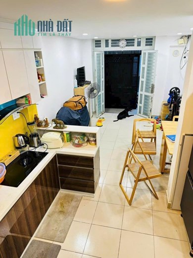 QUẬN 5-NGẢ 4 TRẦN HƯNG ĐẠO-TRẦN BÌNH TRỌNG -20M RA MT-HẺM XE HƠI THÔNG-XÍU 4TỶ