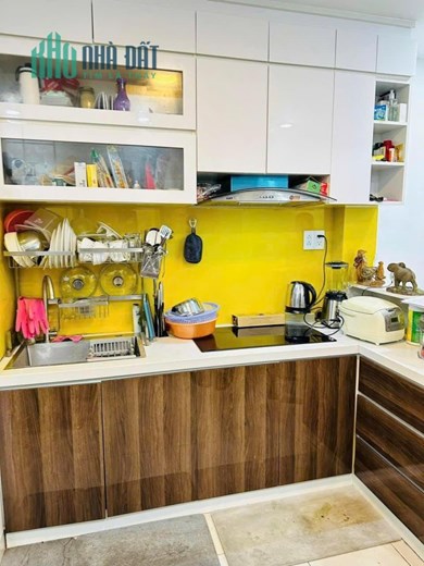 QUẬN 5-NGẢ 4 TRẦN HƯNG ĐẠO-TRẦN BÌNH TRỌNG -20M RA MT-HẺM XE HƠI THÔNG-XÍU 4TỶ