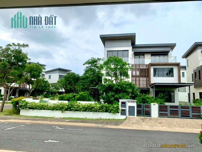 Chủ gửi bán căn biệt thự Swanbay đảo Đại Phước Đơn Lập Vị trí Góc 2 mặt tiền 470m2 Giá Rẻ Nhất