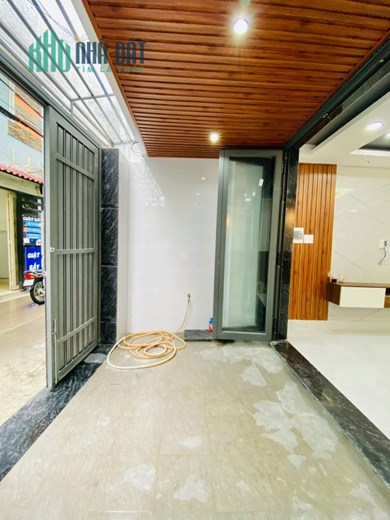 BÁN NHÀ XÔ VIẾT NGHỆ TĨNH XE HƠI ĐẬU TRONG NHÀ NHỈNH 6T5 THƯƠNG LƯỢNG.