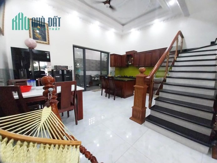 Bán Nhà 2 Tầng Nội Thất Cao Cấp Ngang 6.2m Đường Xe Hơi Tân Xuân HM