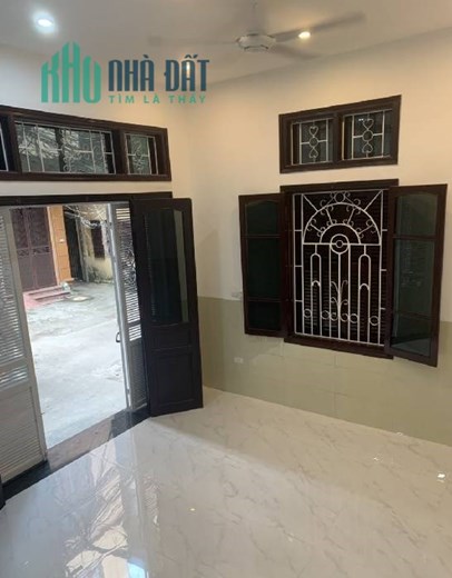 LÔ GÓC, PHÂN LÔ – Ô TÔ ĐỖ CỬA – KHU VỰC TRUNG TÂM.