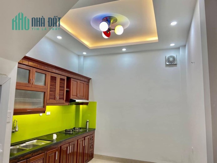 Nhà Trương Định ngã tư mơ  37m2- 5T. ô tô, ở luôn . giá rẻ chỉ 3 tỷ 5. LH 0987136162