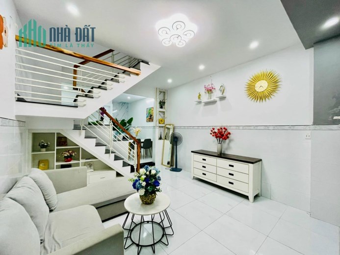 Bán Nhà Phan Huy Ích Gò Vấp 40m2 giá 3 tỷ 8 Mới Đẹp Ở Ngay Emart 2