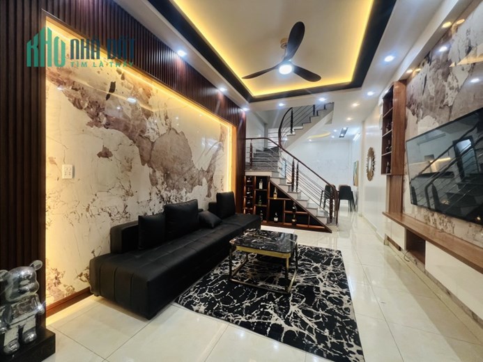 SIÊU PHẨM NHÀ 3 TẦNG PHỐ NGUYỄN CÔNG HÒA