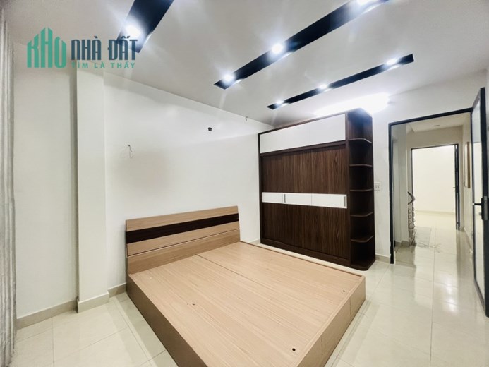 SIÊU PHẨM NHÀ 3 TẦNG PHỐ NGUYỄN CÔNG HÒA