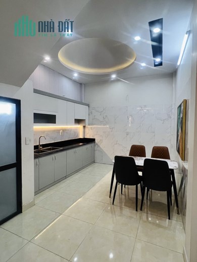 SIÊU PHẨM NHÀ 3 TẦNG PHỐ NGUYỄN CÔNG HÒA