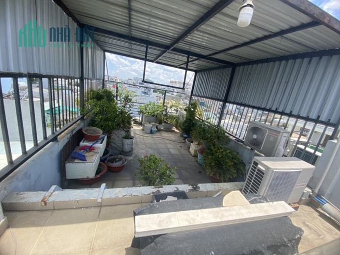 Bán nhà đường Phạm Văn Bạch Tân Bình 64m2 4 tầng 4X16m giá chỉ nhỉnh 6 tỷ.