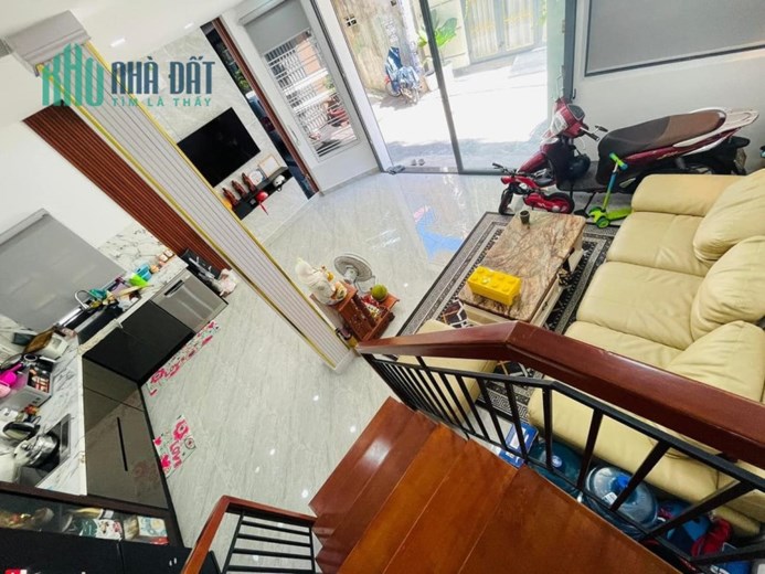 Bán Nhà Phường 8 Quận Gò Vấp 4 Tầng Căn Góc Hẻm Xe Hơi Giá 4 Tỷ 99
