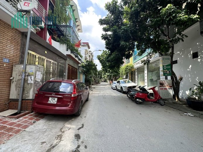 Cần bán nhà mặt phố Văn Quán, có Gara Ô tô, DT 69m x 5 tầng, mới sửa 2021
