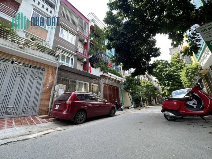 Cần bán nhà mặt phố Văn Quán, có Gara Ô tô, DT 69m x 5 tầng, mới sửa 2021