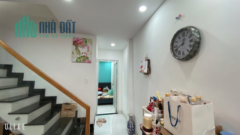 Bán nhà mặt tiền đường Nguyễn Văn Công, Phường 3, Quận Gò Vấp, DT 4x15m