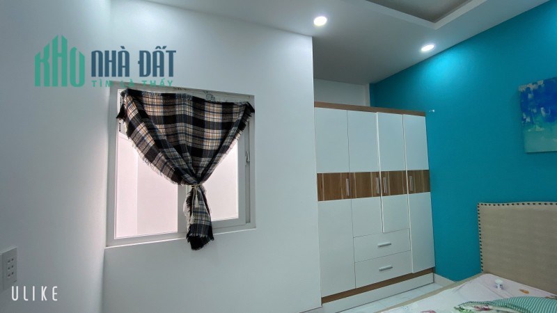 Bán nhà mặt tiền đường Nguyễn Văn Công, Phường 3, Quận Gò Vấp, DT 4x15m