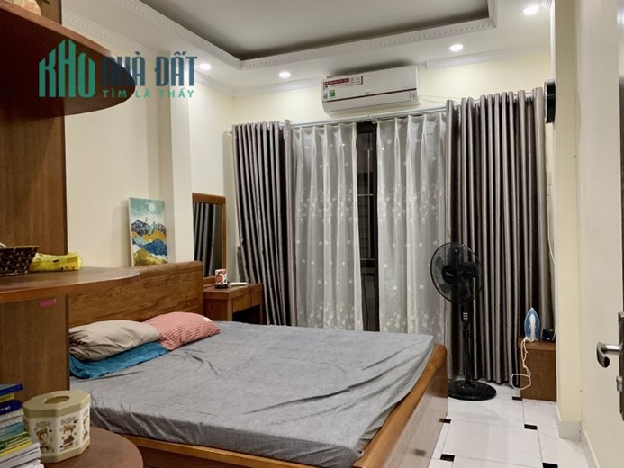 Bán nhà Hồ Tùng Mậu, gara, ô tô 7 chỗ vào nhà. Nhà 5 tầng, ở ngay