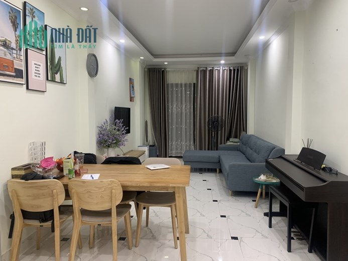 Bán nhà Hồ Tùng Mậu, gara, ô tô 7 chỗ vào nhà. Nhà 5 tầng, ở ngay
