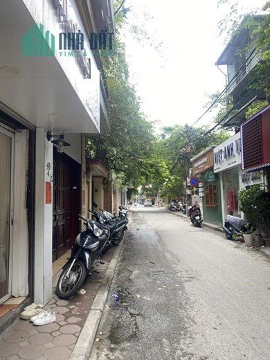 Nguyễn Chí Thanh, phân lô, ô tô ngủ nhà, nhỉnh 200 triệu/m2. Phong Thủy hơi XẤU, GIÁ thì  CỰC XINH