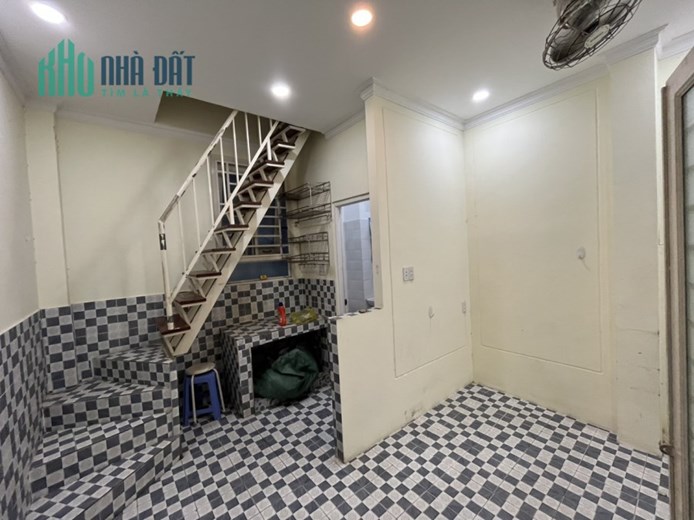 Cho thuê nhà 1 lầu hẻm lớn đường Hồng Lạc, 4,5 triệu/tháng