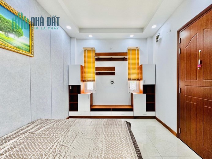 SIÊU KINH DOANH - MẶT TIỀN KHỦNG 8M - CHỢ PHẠM VĂN HAI - QUẬN TÂN BÌNH  - 32M2 - 4 TẦNG - NHỈNH 8 TỶ