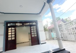Biệt thự sân vườn 2 MT hẻm 590 Nguyễn Văn Tạo (7.5x23m)