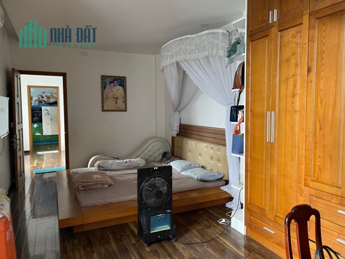 BIỆT THỰ LÔ GÓC 2 MẶT HẺM THẠNH XUÂN QUẬN 12 - NGANG GẦN 7M, 4 TẦNG, NỘI THẤT GỖ CAO CẤP.