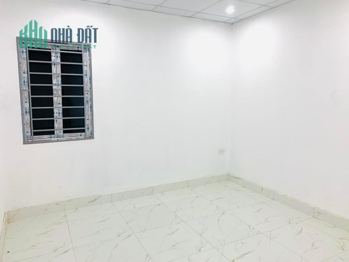 Bán nhà Lĩnh Nam, Hoàng Mai, ngõ nông rộng, gần phố 38 m2, 1 tỷ 580