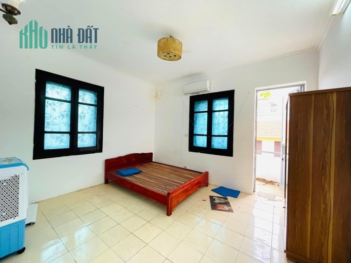 Chính chủ bán TT Đầm Trấu- Hai Bà Trưng 80m2- Lô góc- Ô tô đỗ- Nhà đẹp chỉ 2.55 tỷ