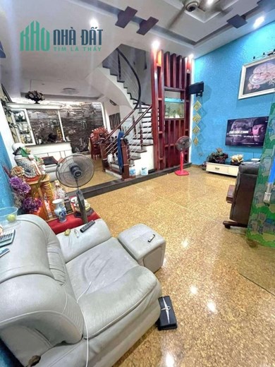 Bán nhà Gia Thụy, Long Biên, ở rộng, oto vào, tiện ích gần, sát phố, 86m, chào 6 tỷ