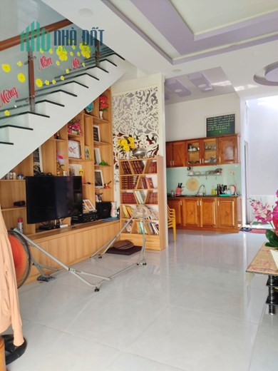 Bán Nhà 3 Tầng kiên cố Hẻm Ngô Đến. Gần đường chính 2/4. Giá 2 tỷ 6