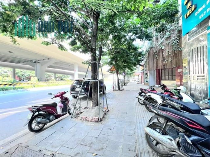 Bán Nhà Mặt Phố Phạm Văn Đồng 32/36m2 x 5 tầng, thông sàn kinh doanh, mặt Phố ở sướng kinh doanh