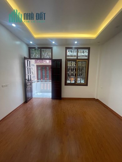 Bán nhà Đường Thịnh quang tặng full nội thất gần ô tô  DT 42m  4Tg  MT 3,8m  nhỉnh 5 tỷ.