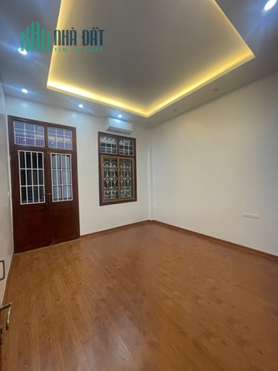 Bán nhà Đường Thịnh quang tặng full nội thất gần ô tô  DT 42m  4Tg  MT 3,8m  nhỉnh 5 tỷ.