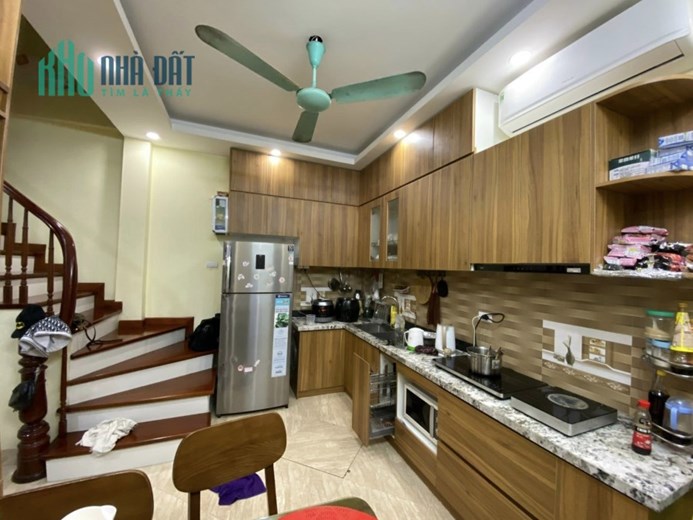 Bán nhà ngõ 72 Trường Chinh, ngõ nông, rộng, ô tô gần nhà đẹp 6 ngủ, 35m,  3 tỷ 77